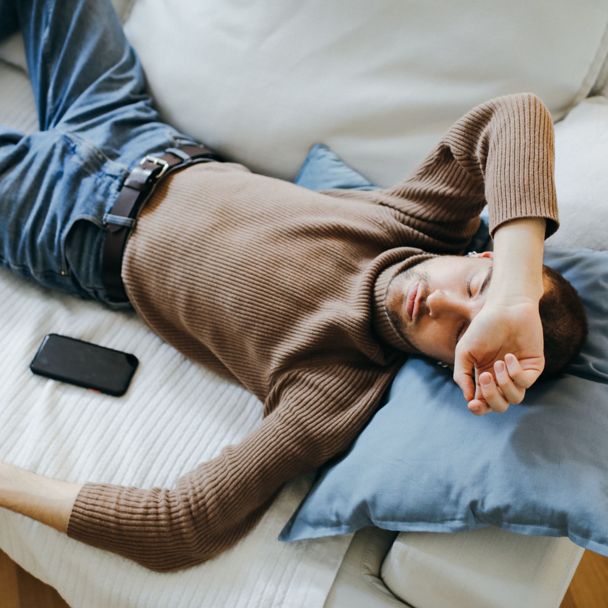 Je spánok vedľa mobilného telefónu nebezpečný?