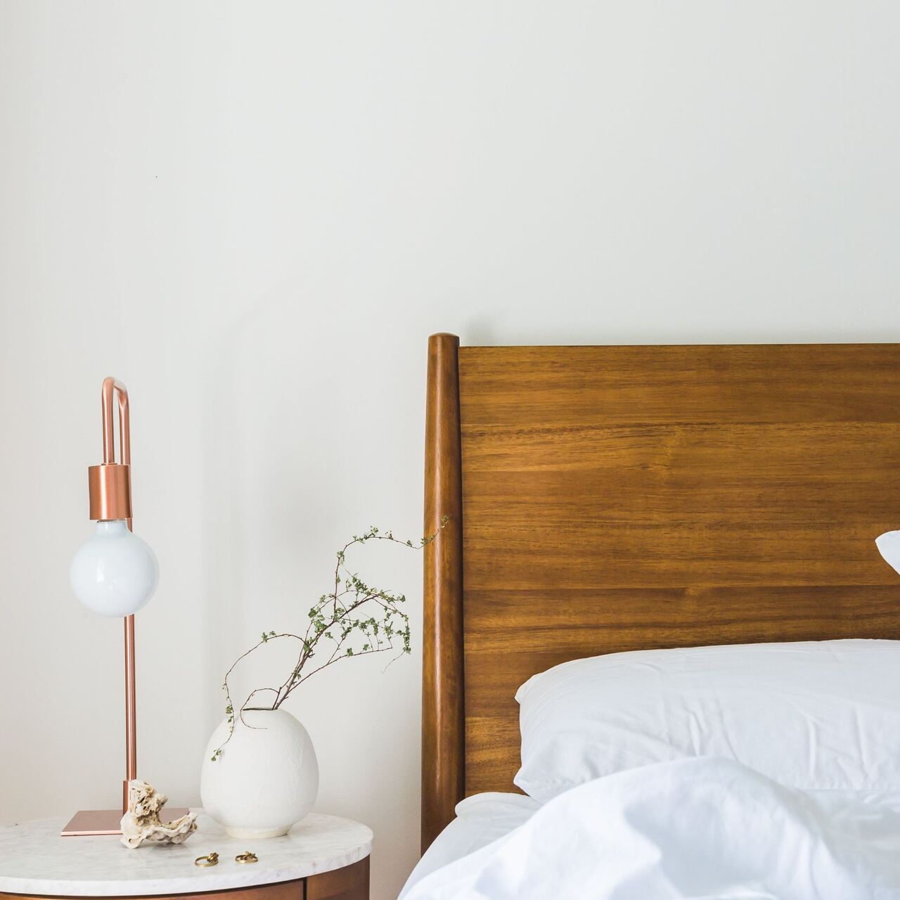 Postele z dreva - ktorá drevina je pre vás tá pravá?