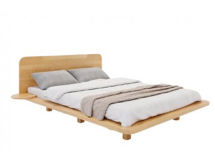 Moderná manželská posteľ Japandic z dreva v japonskom štýle, s nočnými stolíkmi a drevenými posteľnými nohami, pohľad zboku.